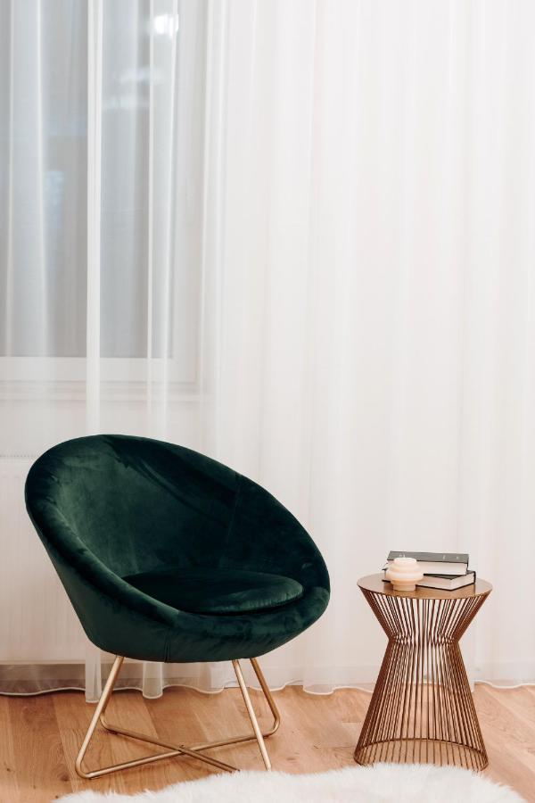 Fabulous And Fancy City Center Designer Apartment Cluj-Napoca Ngoại thất bức ảnh