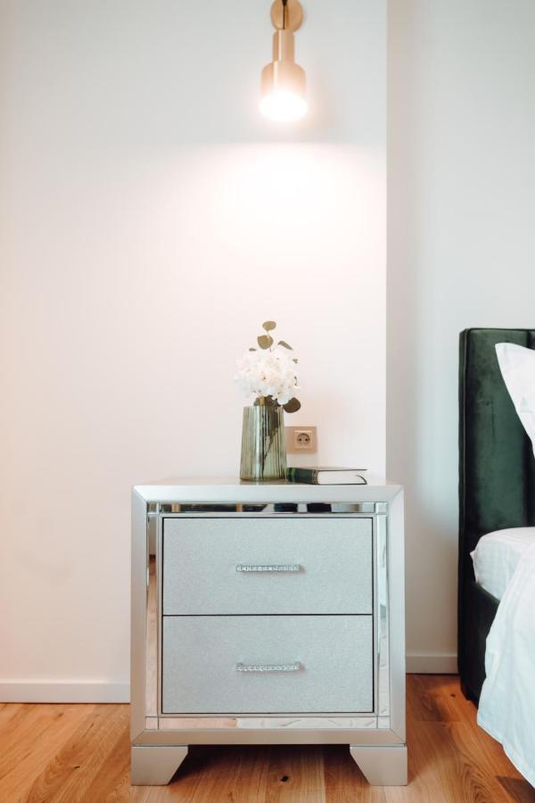 Fabulous And Fancy City Center Designer Apartment Cluj-Napoca Ngoại thất bức ảnh