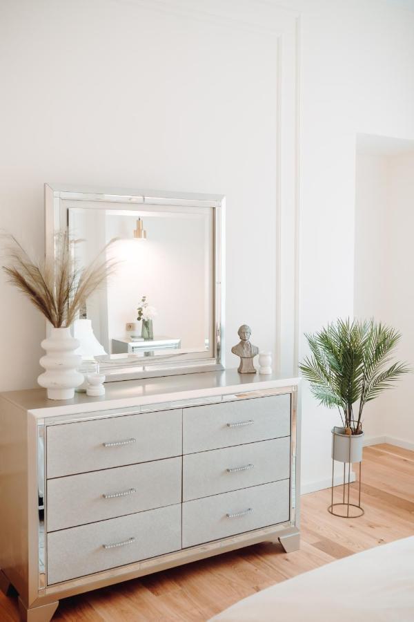 Fabulous And Fancy City Center Designer Apartment Cluj-Napoca Ngoại thất bức ảnh