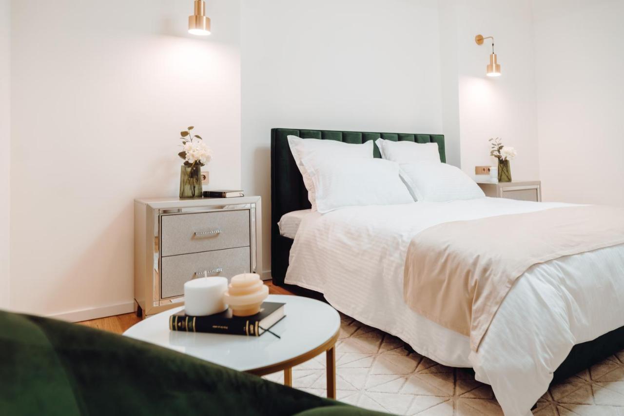 Fabulous And Fancy City Center Designer Apartment Cluj-Napoca Ngoại thất bức ảnh